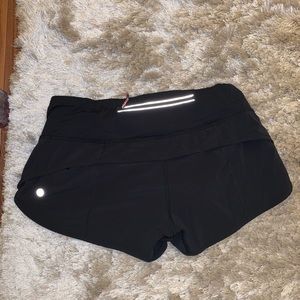 Lululemon Speed Up 2.5 Short SZ 4